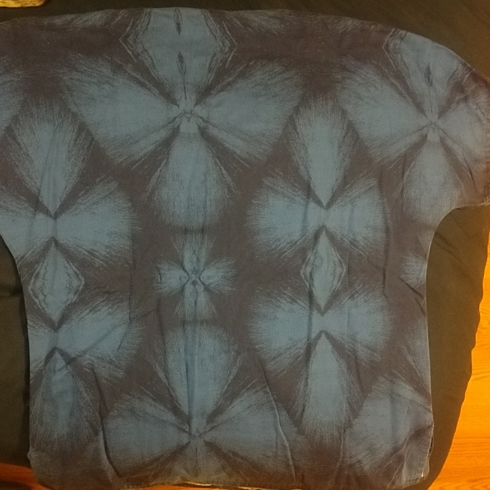 Scrub Top - Picture 2 of 2